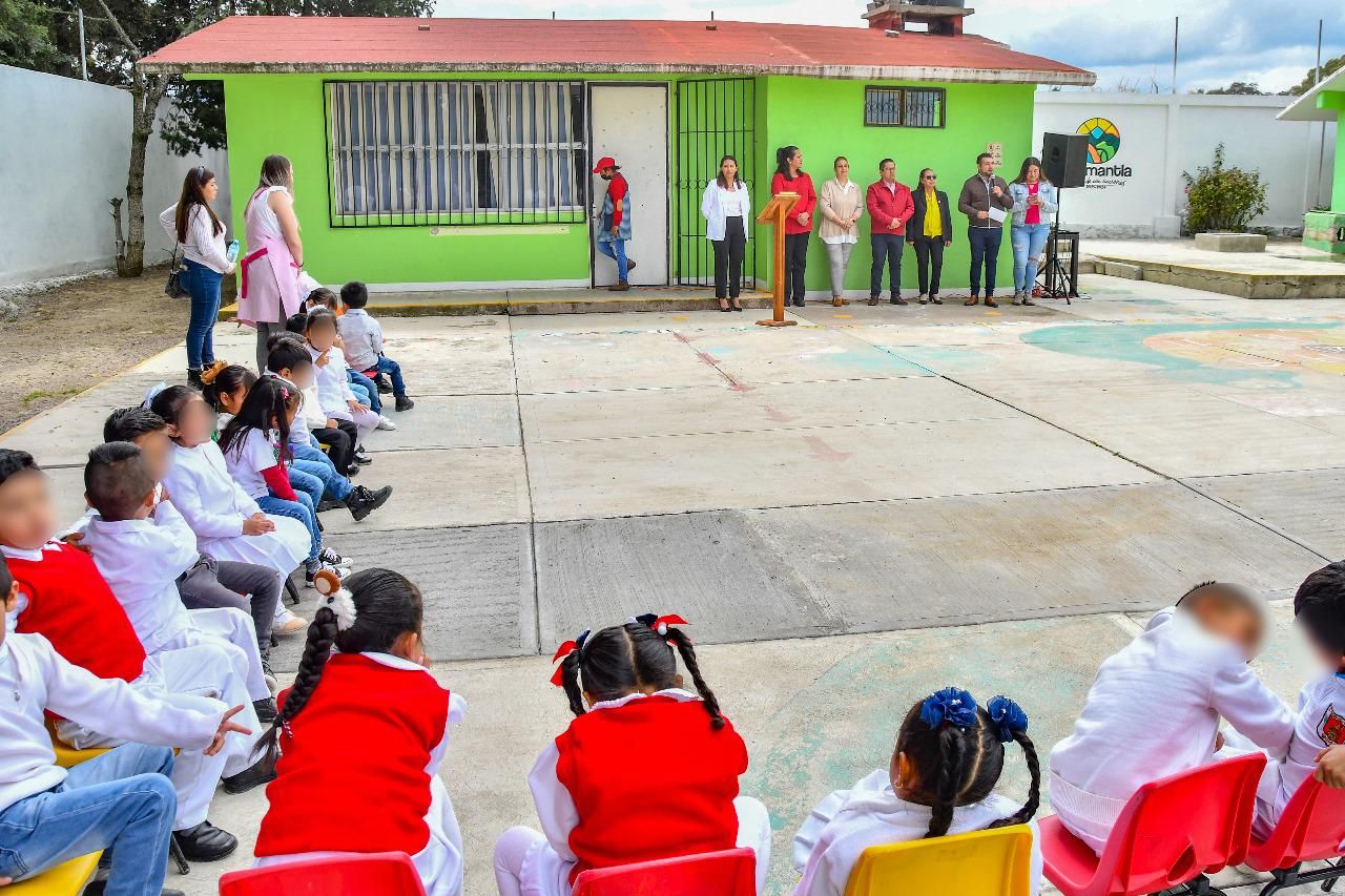 Entrega Salvador Santos Cedillo barda perimetral en preescolar del pueblo de Chapultepec